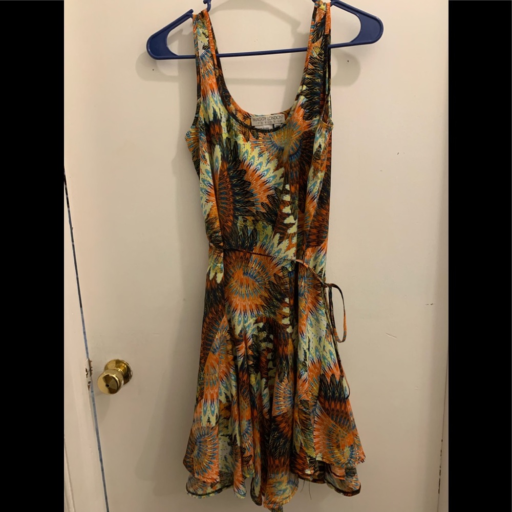Maggy London Womens Dress Petite 8 Seeveless knee length dress multicolor